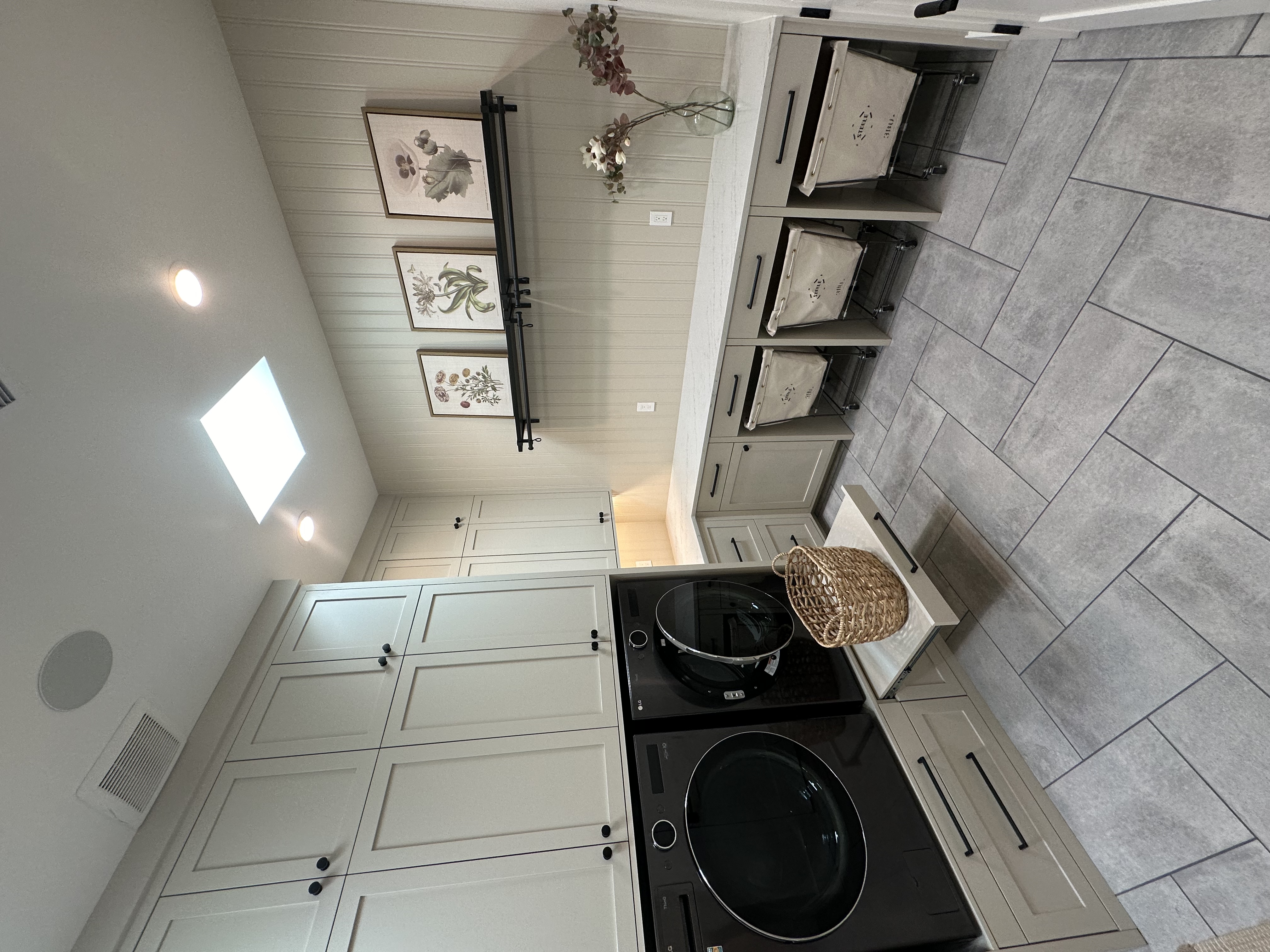 Laundry suite